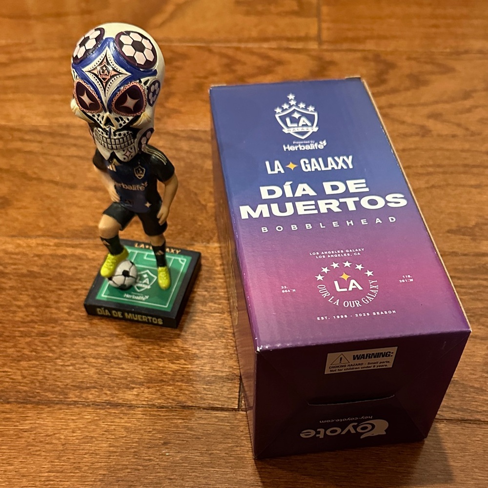 LA Galaxy Día de Muertos Bobblehead